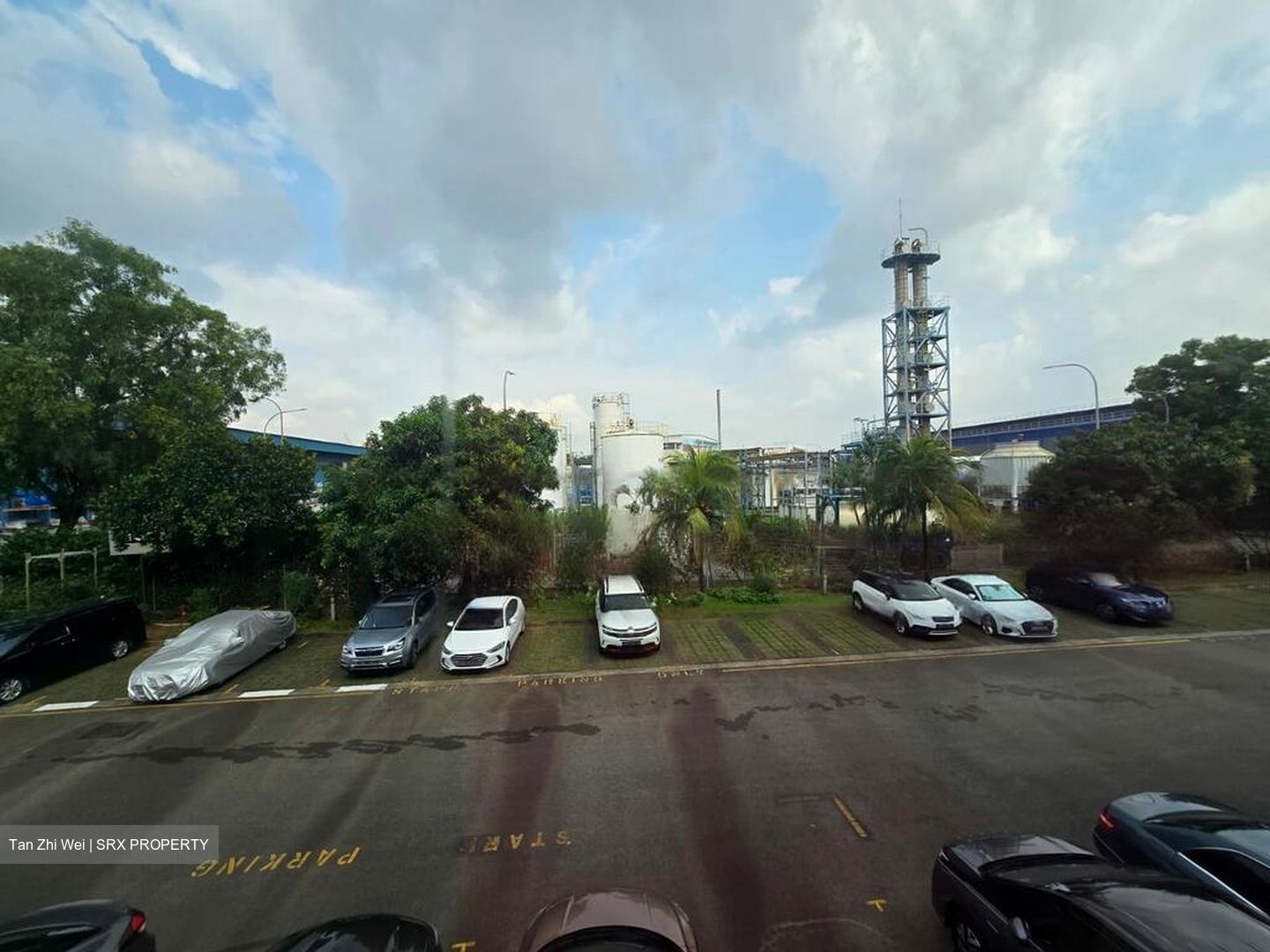 Gul Road (D22), Warehouse #471190851